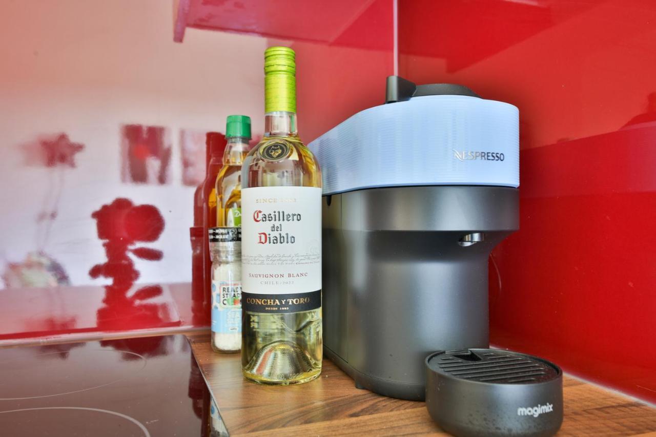 Princess Lofts City Centre Studios With Nespresso Coffee Machines & New Fast Wifi By Stayright スウォンジー エクステリア 写真