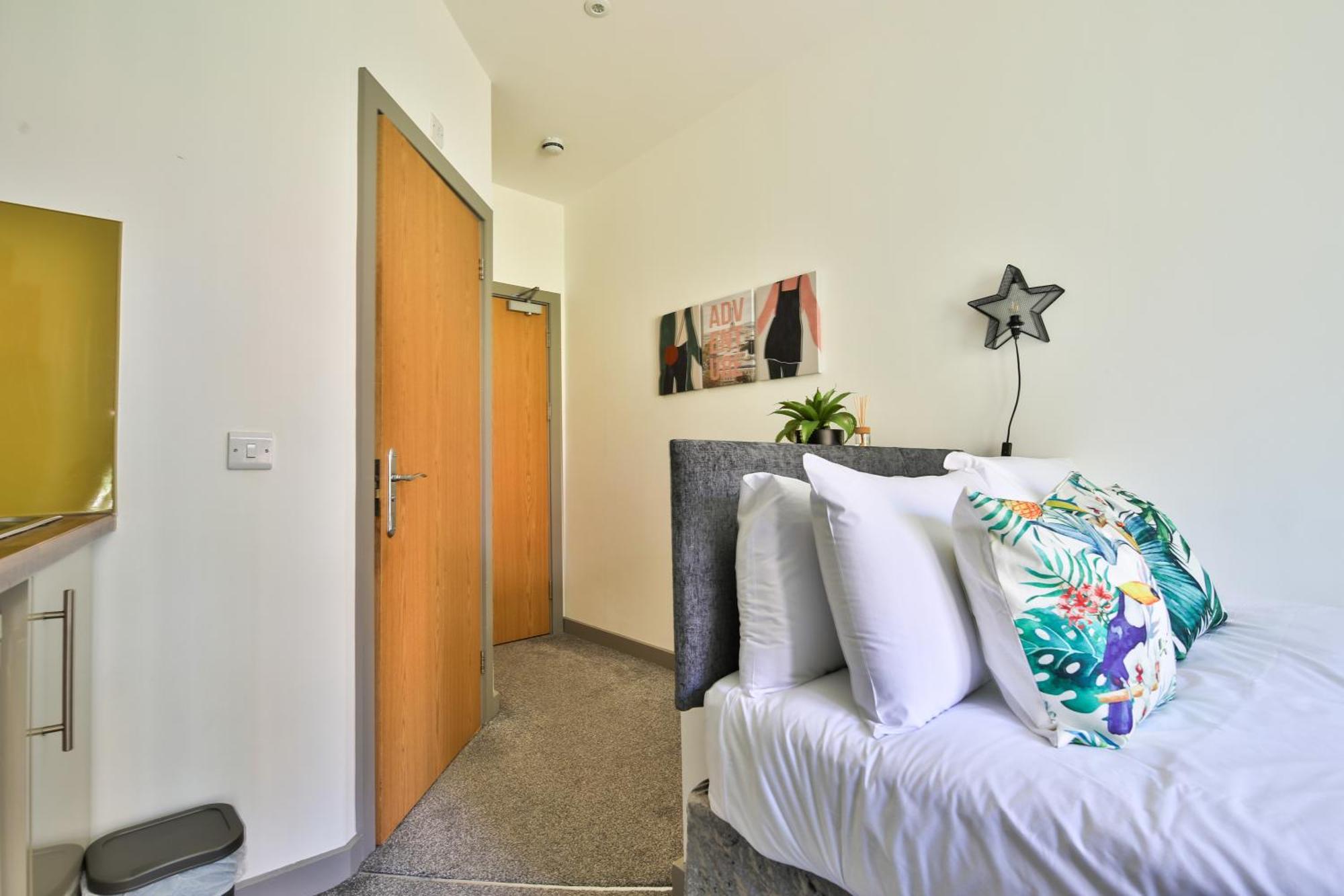 Princess Lofts City Centre Studios With Nespresso Coffee Machines & New Fast Wifi By Stayright スウォンジー エクステリア 写真