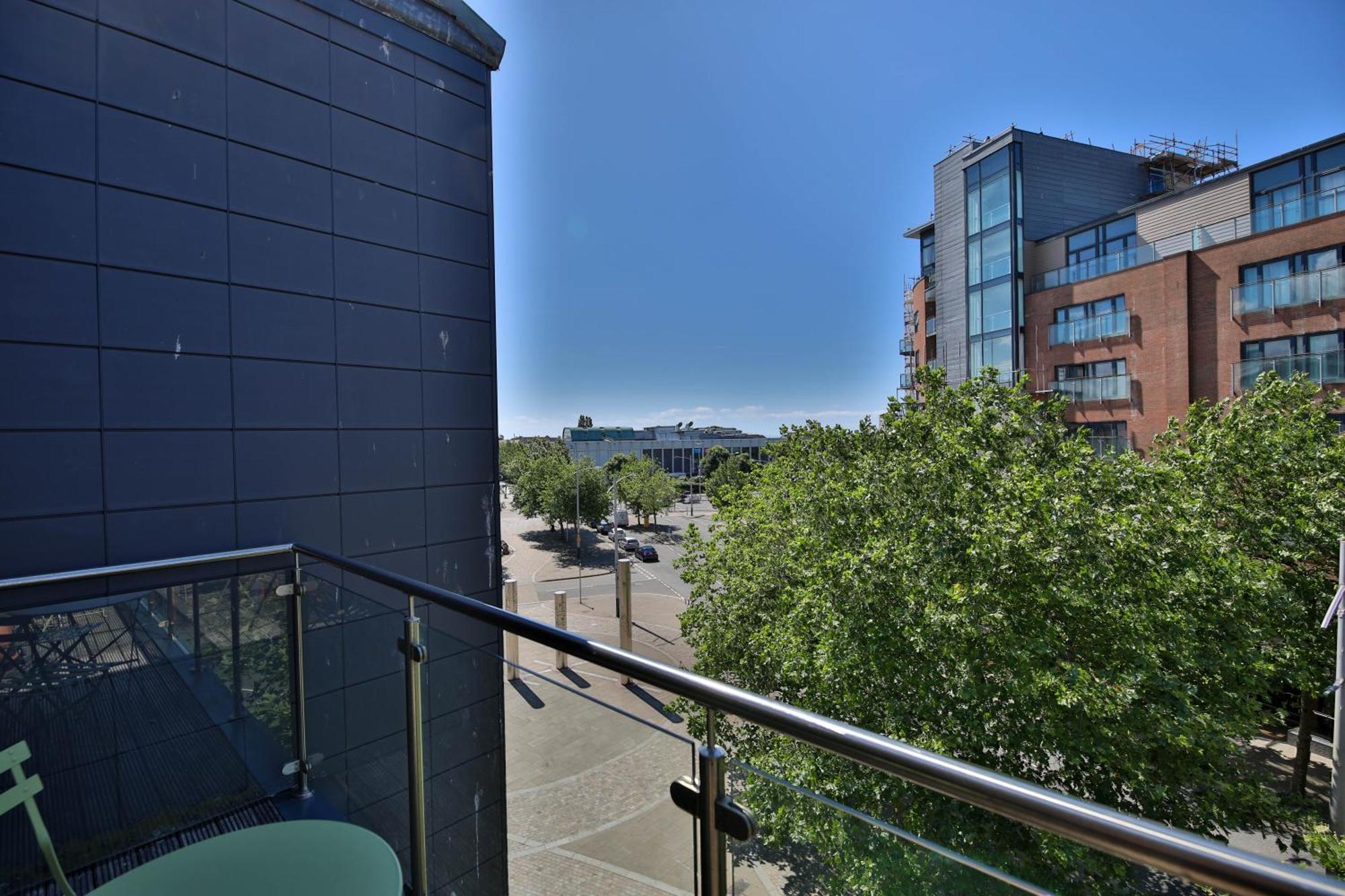 Princess Lofts City Centre Studios With Nespresso Coffee Machines & New Fast Wifi By Stayright スウォンジー エクステリア 写真